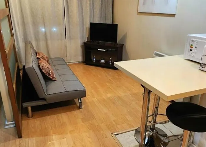 Apartamento Metro Santa Lucia, Santiago Centro